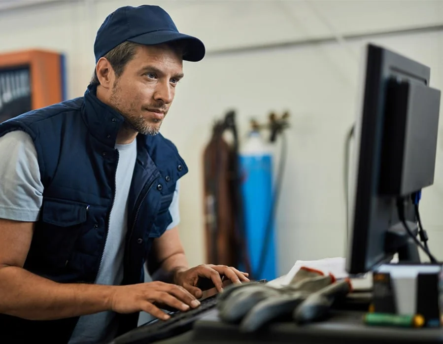 始终以客户为中⼼，提供专业、可靠的服务⽀持