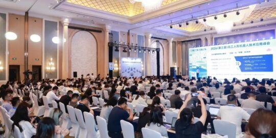 大寰高工峰会分享：工业灵巧操作落地，跨越泛化与可靠鸿沟