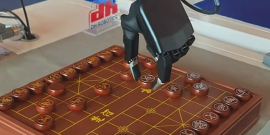 什么是伺服旋转电动夹爪？它与传统气动夹爪有何本质区别？